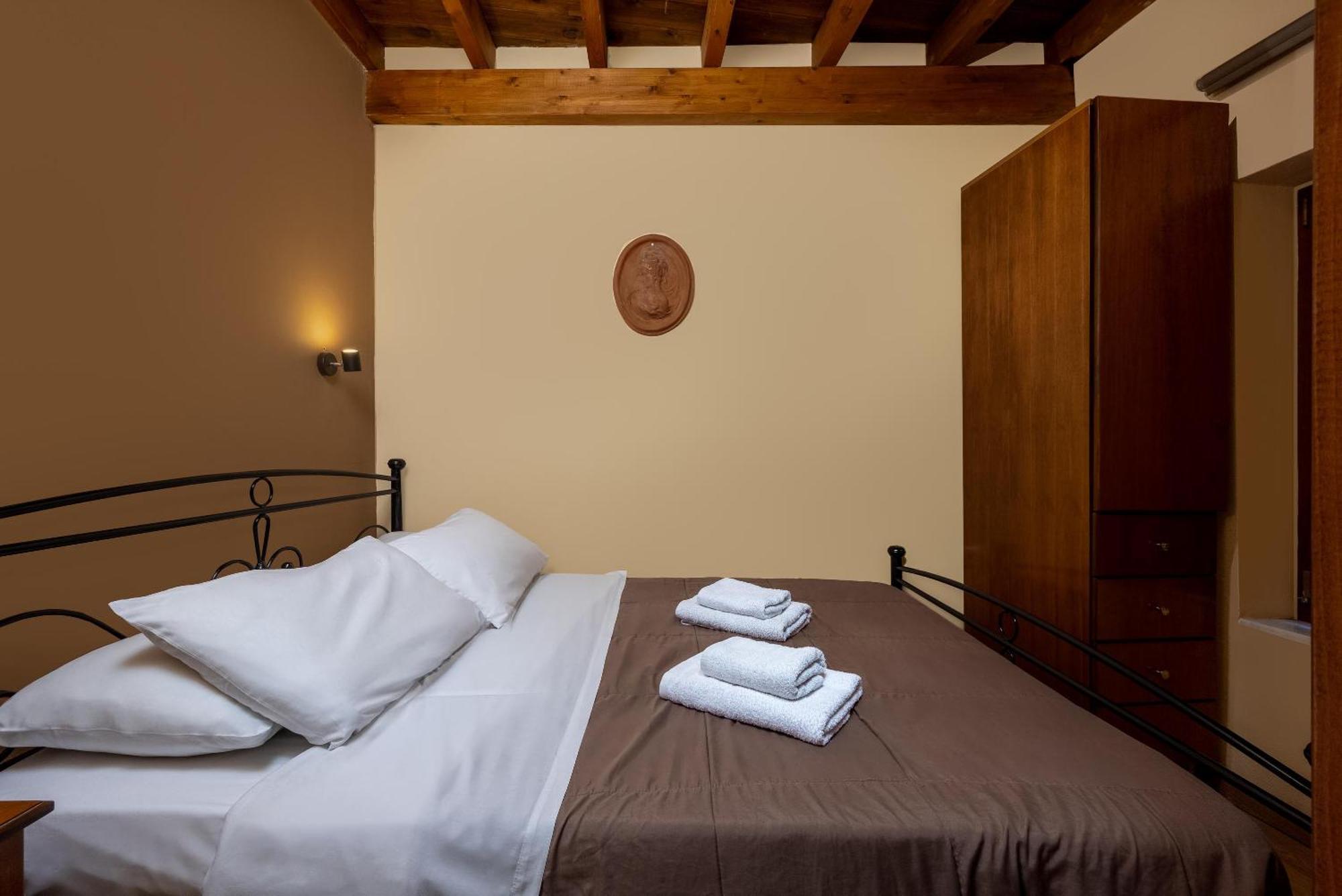 3 Charites Old Town Apartment Rhodes City Exterior photo
