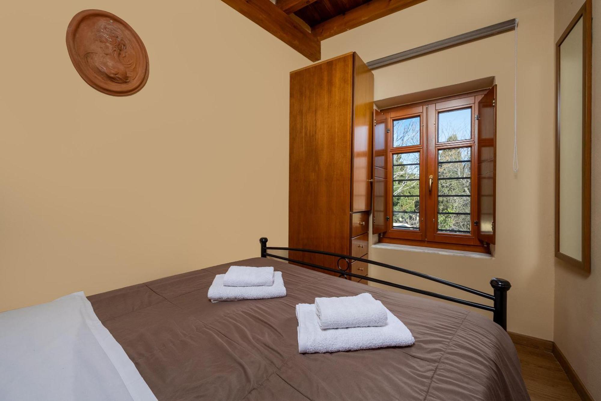 3 Charites Old Town Apartment Rhodes City Exterior photo